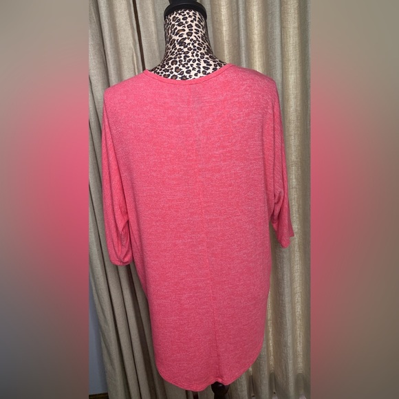 Plush Coral Women’s Top Medium - Picture 3 of 3